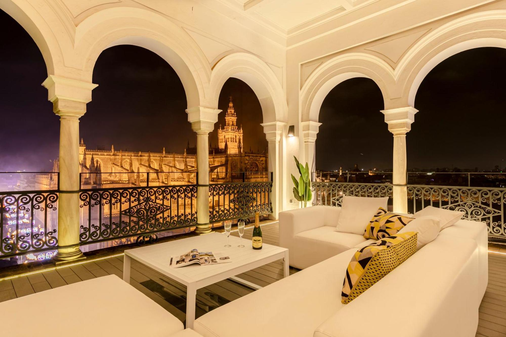 Isg Apartments The Most Exclusive Apartment In Sevillaparking Kültér fotó