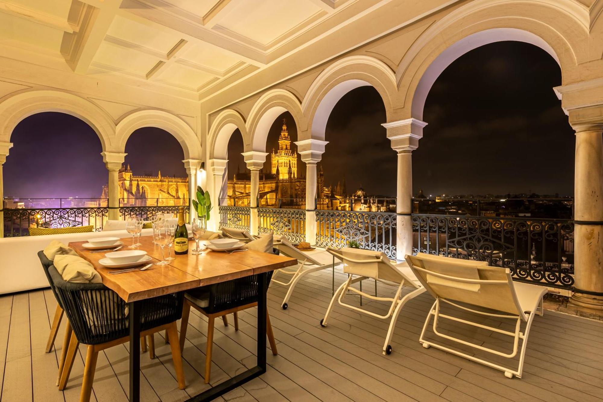 Isg Apartments The Most Exclusive Apartment In Sevillaparking Kültér fotó