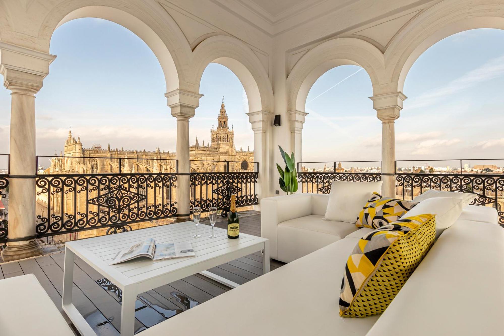 Isg Apartments The Most Exclusive Apartment In Sevillaparking Kültér fotó