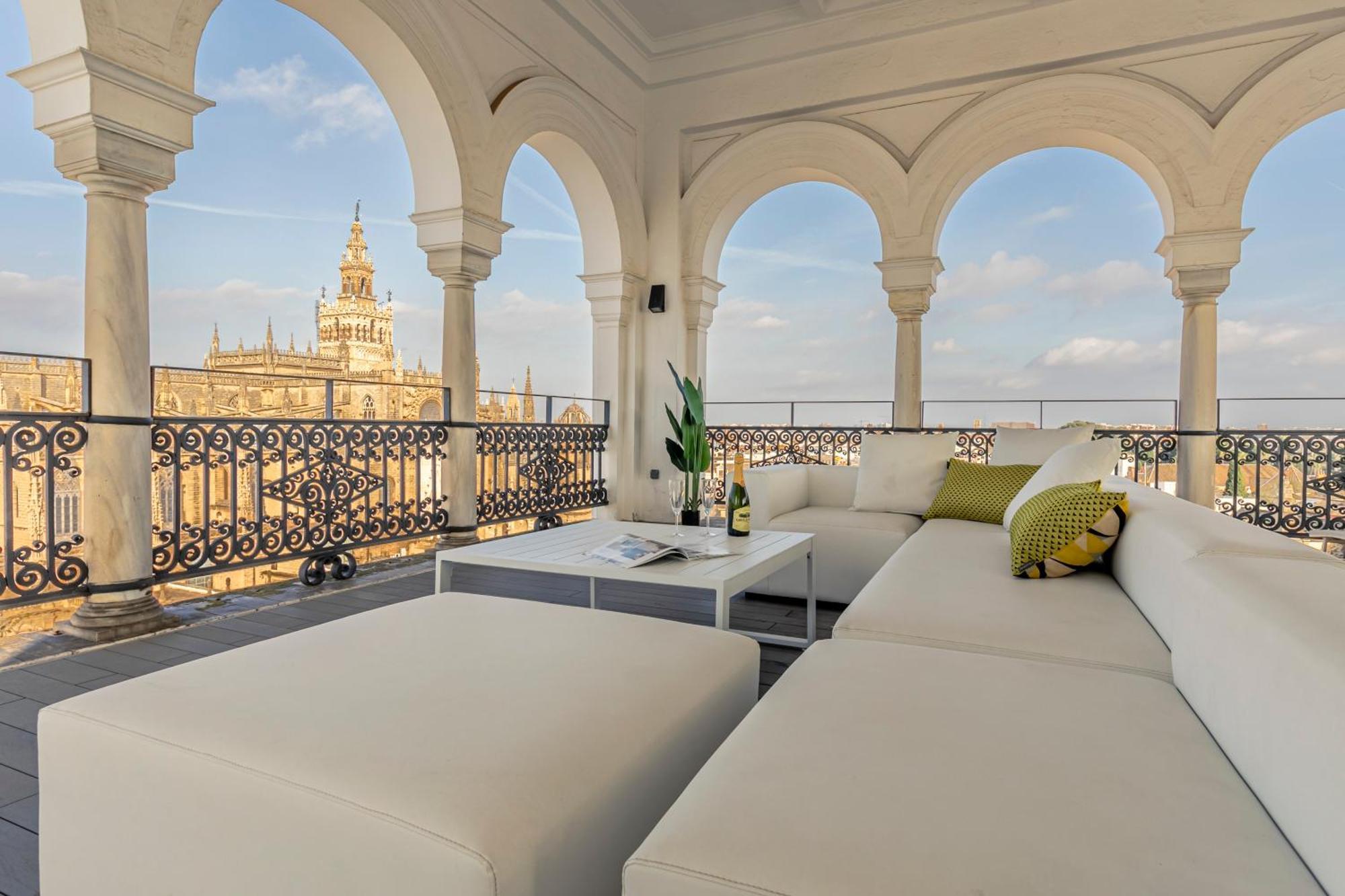 Isg Apartments The Most Exclusive Apartment In Sevillaparking Kültér fotó