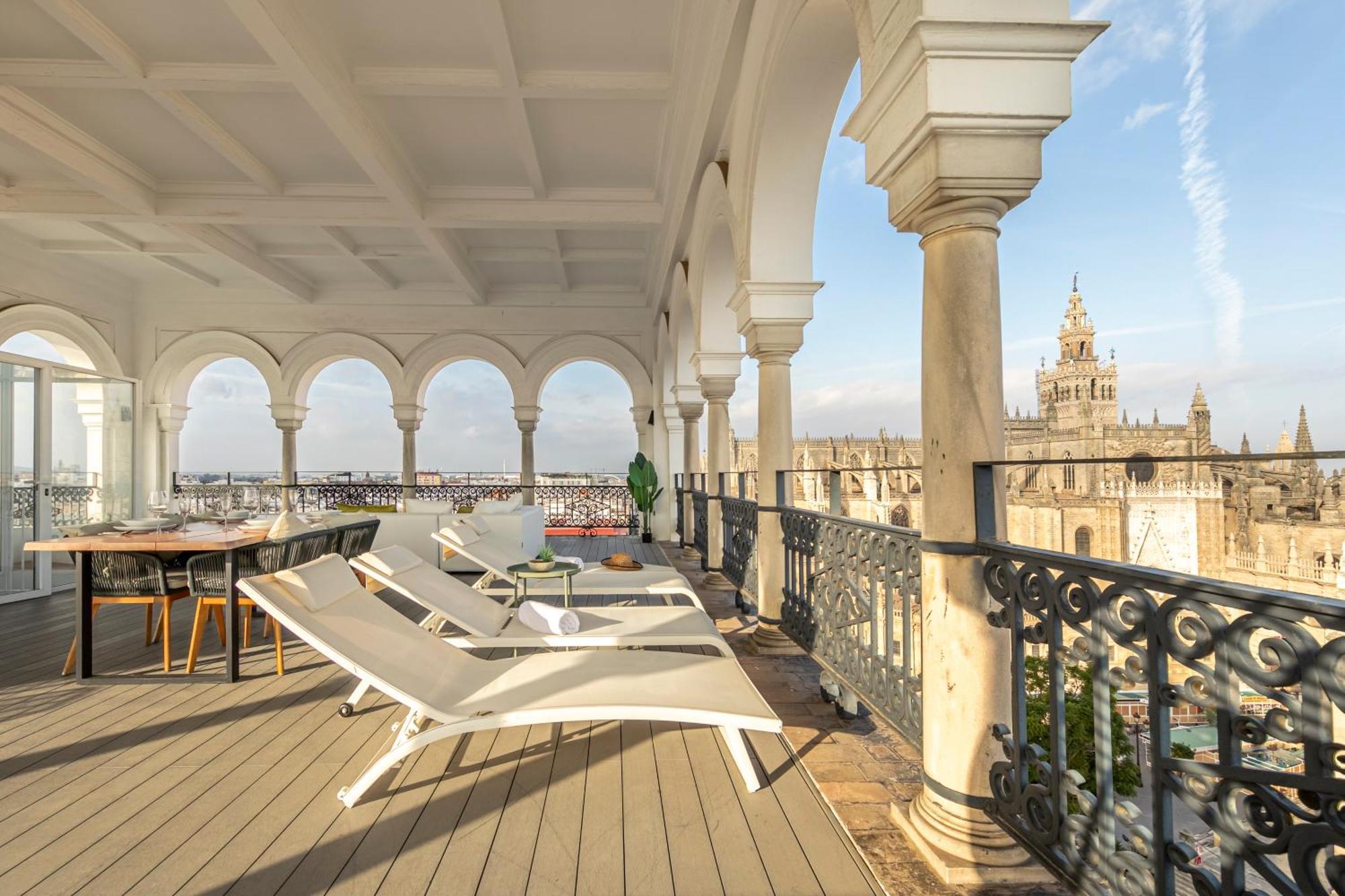 Isg Apartments The Most Exclusive Apartment In Sevillaparking Kültér fotó